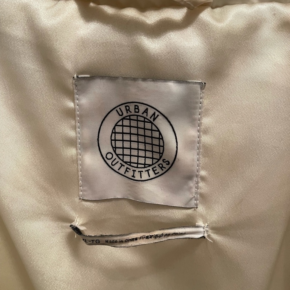 Gently Worn Oversized Puffer Jacket. - image 4